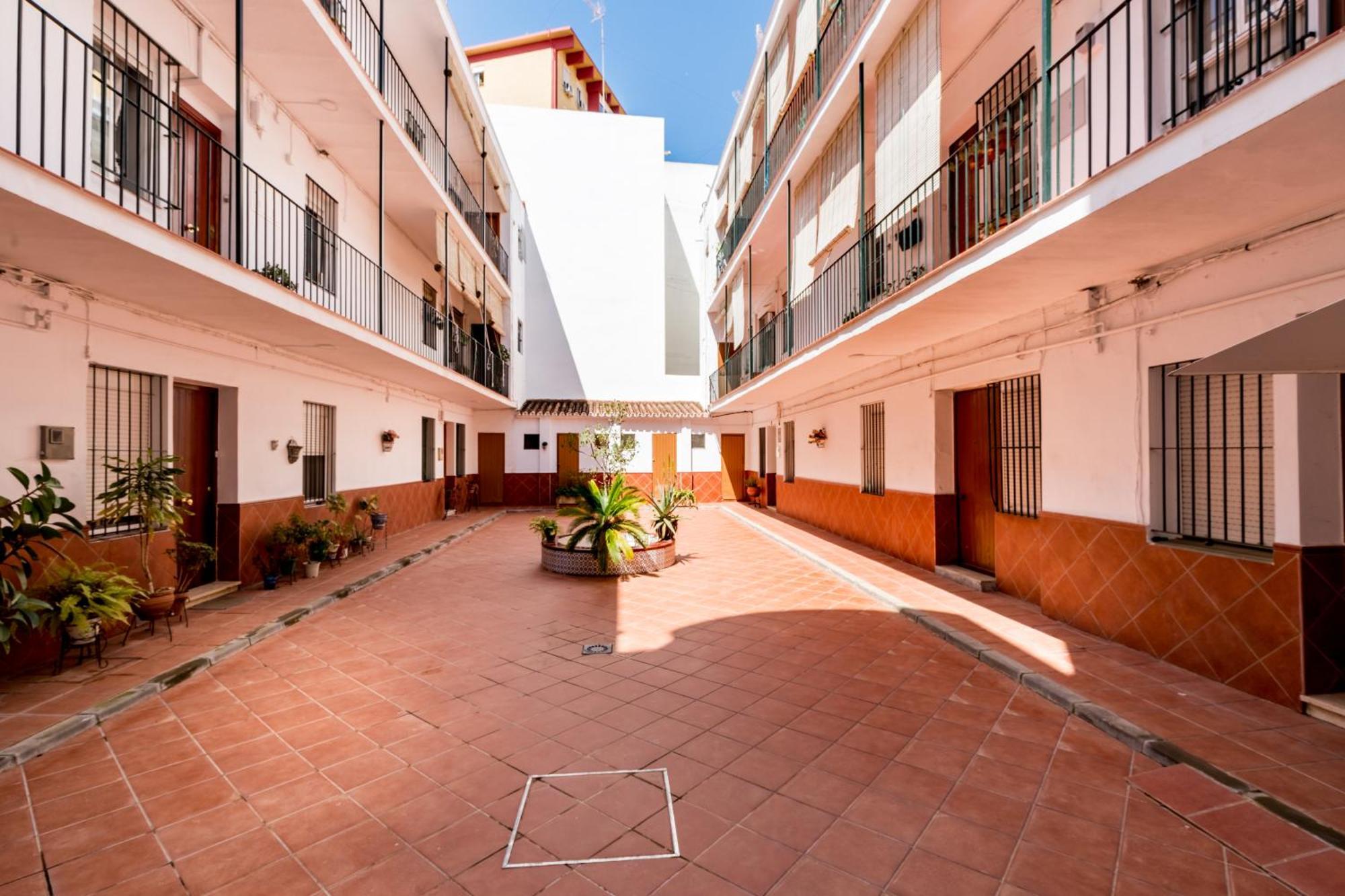 Holi-Rent Salado Apartment Seville Exterior photo