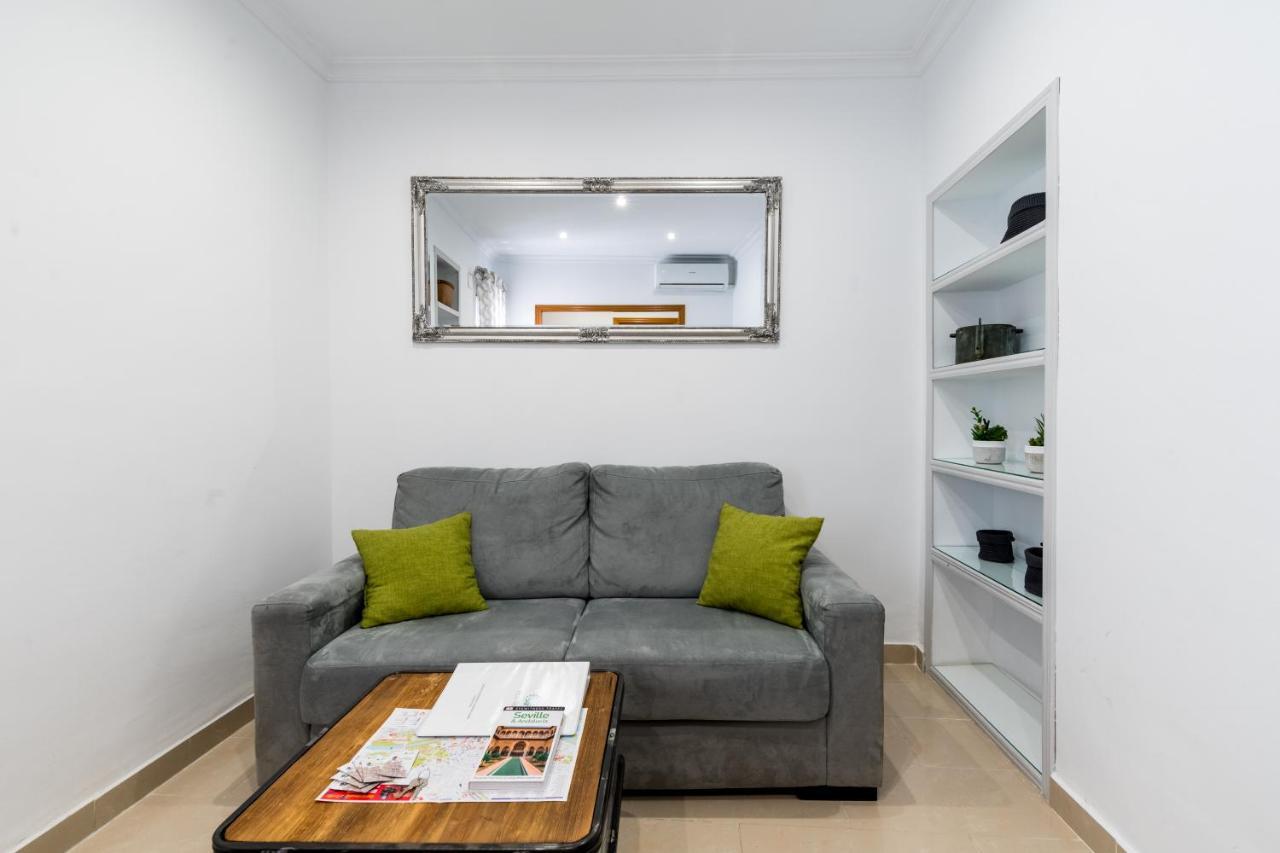 Holi-Rent Salado Apartment Seville Exterior photo