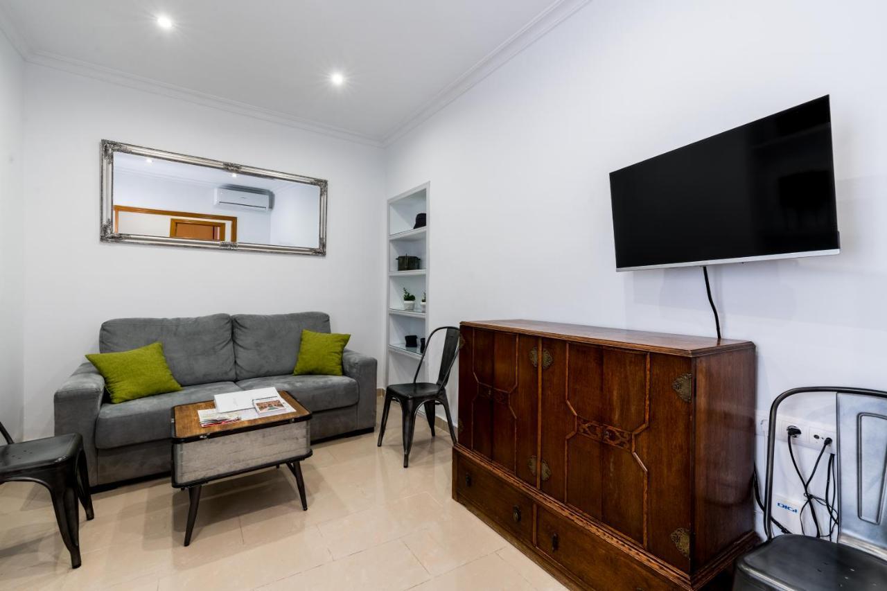 Holi-Rent Salado Apartment Seville Exterior photo