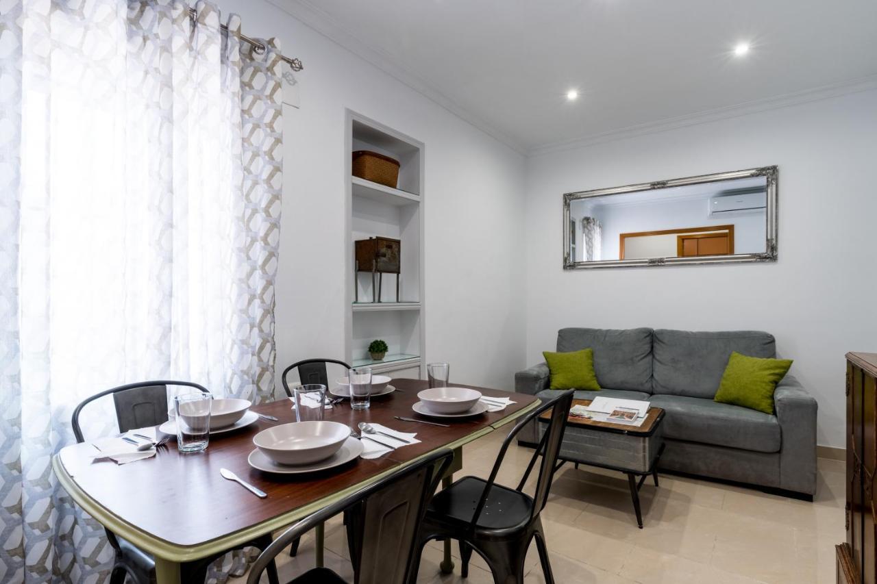Holi-Rent Salado Apartment Seville Exterior photo