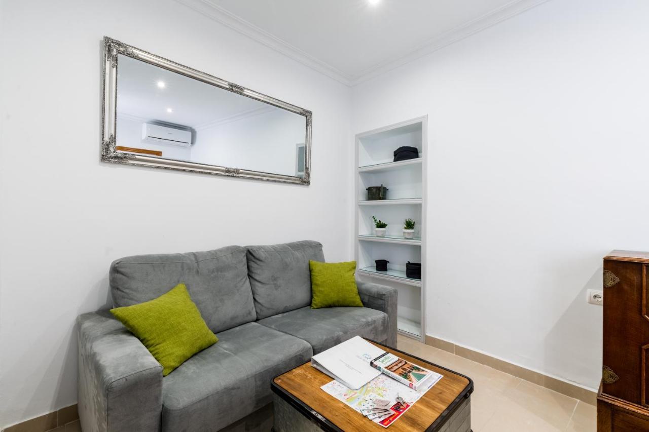 Holi-Rent Salado Apartment Seville Exterior photo