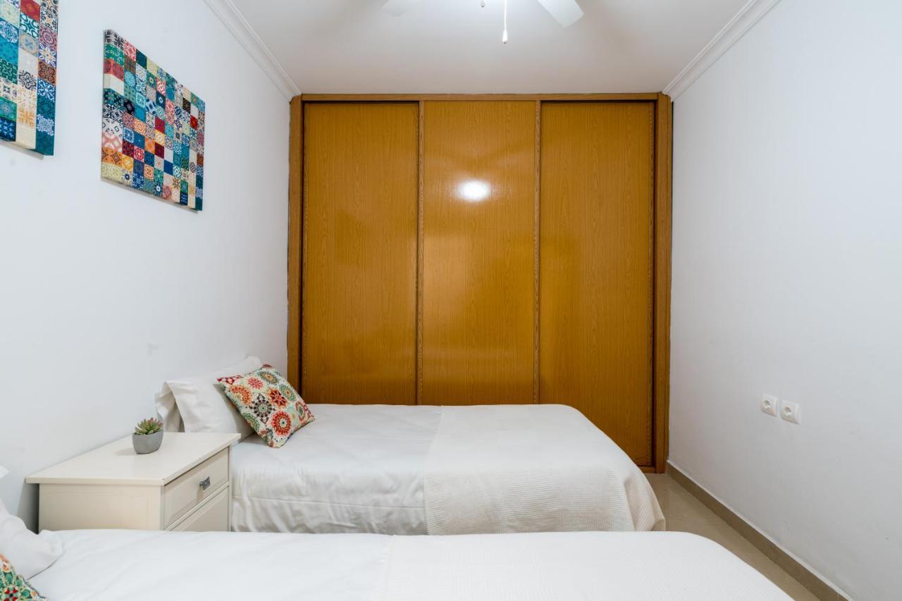 Holi-Rent Salado Apartment Seville Exterior photo