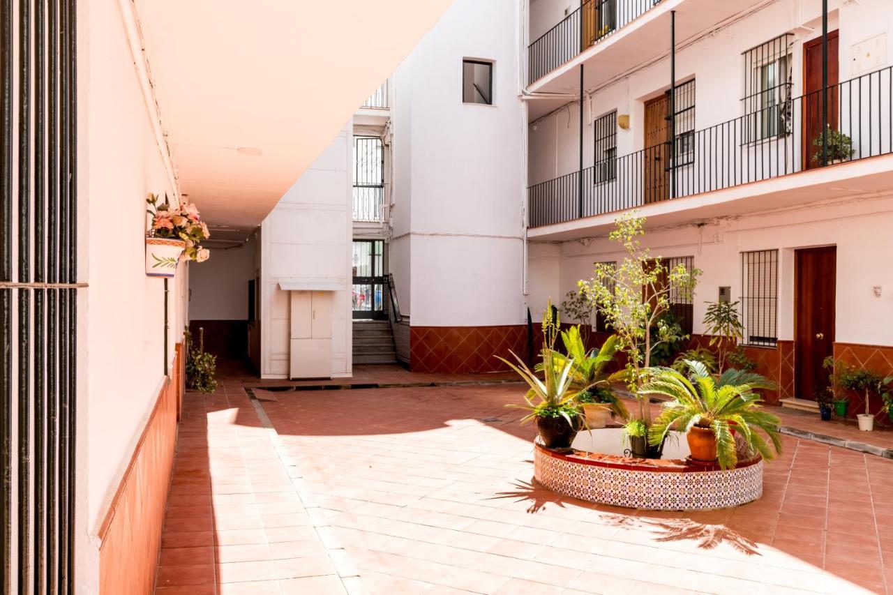 Holi-Rent Salado Apartment Seville Exterior photo