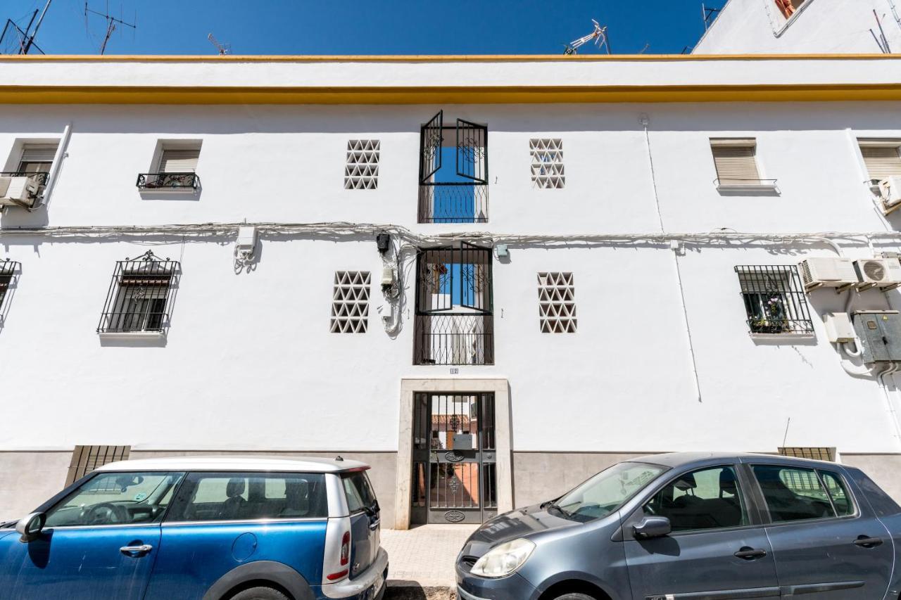 Holi-Rent Salado Apartment Seville Exterior photo